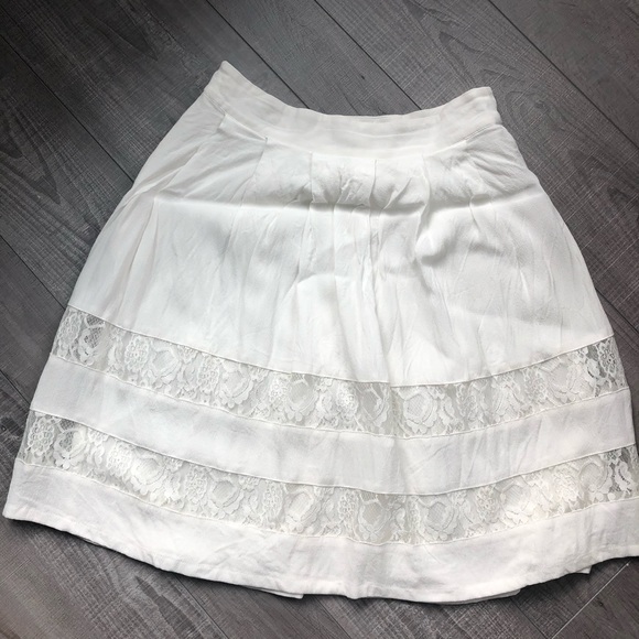 F21 White Lace Pleated Flared Skirt Small - Picture 4 of 8